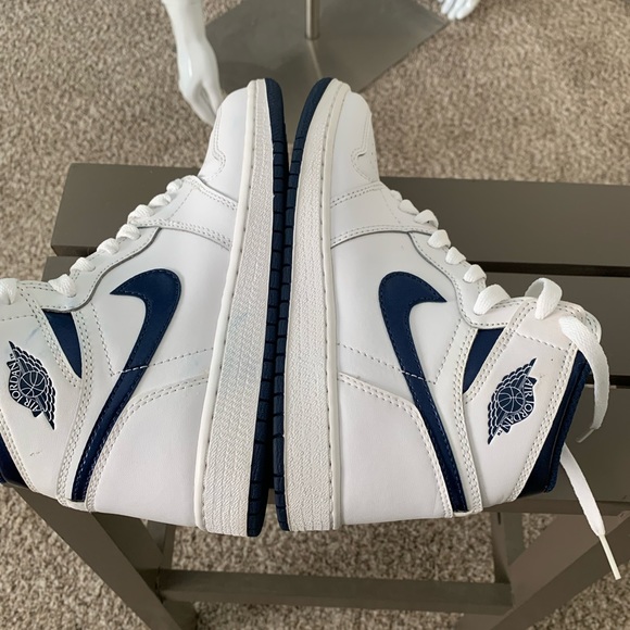 Air Jordan 1 Retro High - Picture 6 of 10